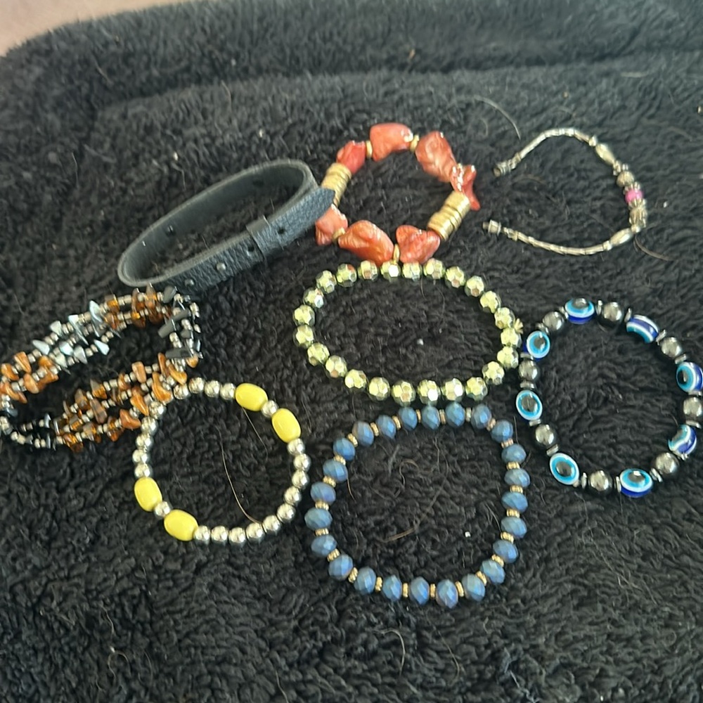 Bracelets - Picture 3 of 4